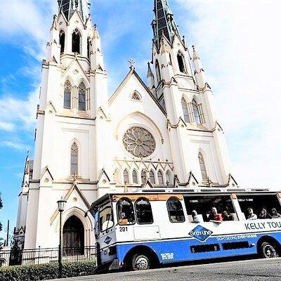 Explore Savannah Sightseeing Trolley Tour with Bonus Unlimited Shuttle Service