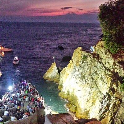 DeLuxe High Cliff Divers Exhibition by Night w/Different Options