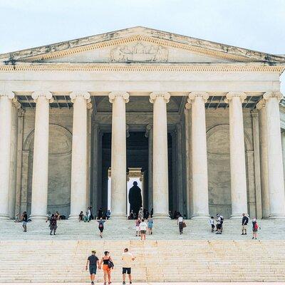 Day or Night Grand Tour of Washington DC with Onboard Trivia Game