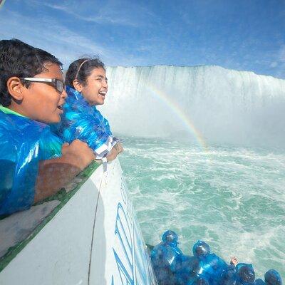 Niagara at a Glance Tour with Maid of the Mist Boat Cruise