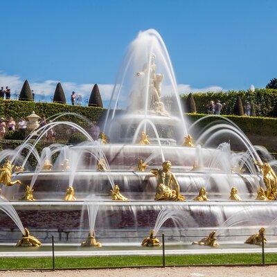 Versailles Palace Live Tour with Gardens Access from Paris