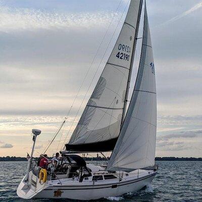 2 Hour Sailing Adventure in Lake Michigan (up to 6 people)