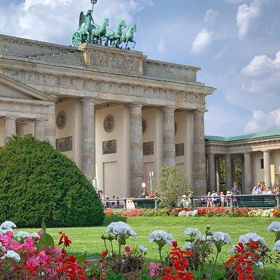 Private Berlin Custom Half-Day Tour with Private Driver and Guide