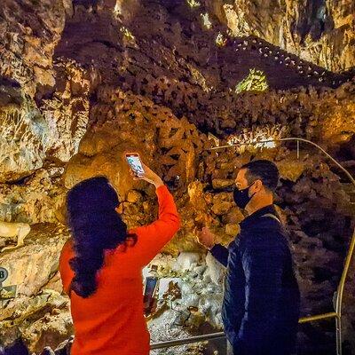 Biggest caves in Portugal and Fatima Full-day private tour from Lisbon