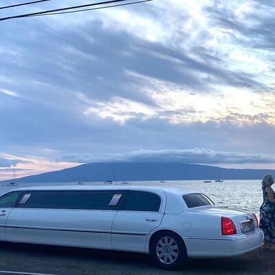 Luxury Limousine Private Transfer around the Island of Maui
