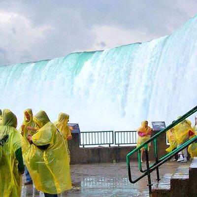 Toronto: Niagara Falls Day Tour with Boat and Behind the Falls