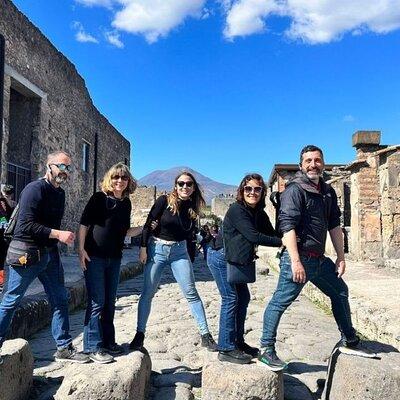 Rome to Pompeii Guided Tour with Wine & Lunch by High Speed Train