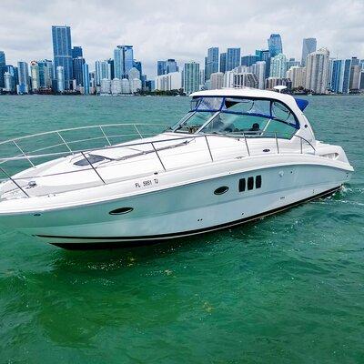 Miami: 2 Hour Private Yacht Cruise with Champagne 