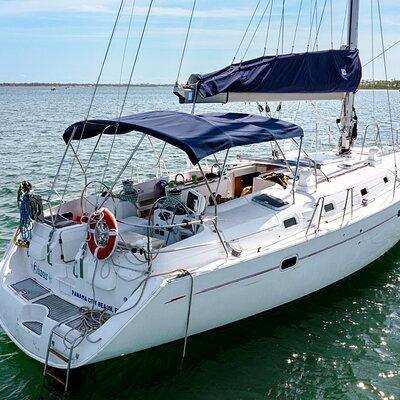 Private Luxury 50ft Sailing Yacht for Snorkel Dolphin Beach Hop 