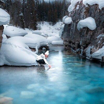 Marble & Johnston Canyon Ice-walk Tour from Calgary/Canmore/Banff