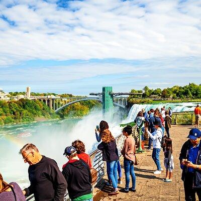 Guided Walking Tour with Maid of the Mist and Cave of the Winds 