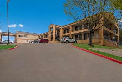 Quality Inn   Suites Round Rock - A