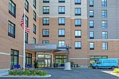 Hampton Inn & Suites by Hilton Boston/Waltham