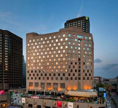 DoubleTree by Hilton Montreal