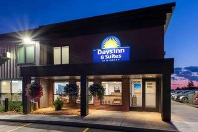 Days Inn   Suites By Wyndham Duluth