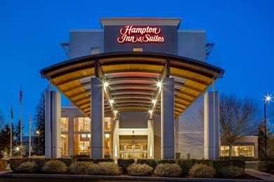 Hampton Inn Andamp  Suites Seattle/