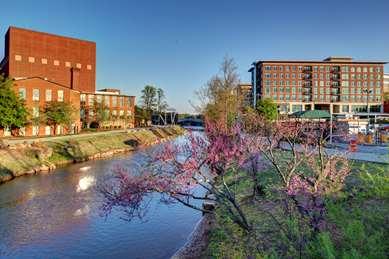Hampton Inn & Suites Greenville RiverPlace