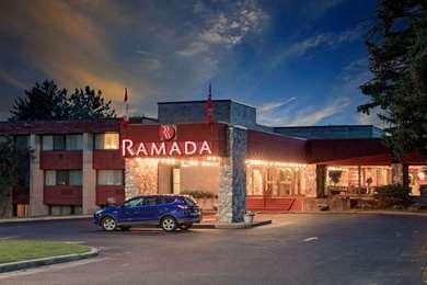 Ramada By Wyndham  Pinewood Park Re