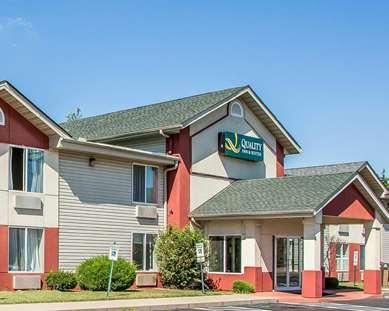 Quality Inn   Suites Middletown - F