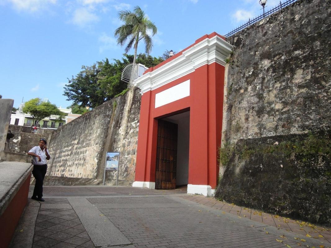 San Juan Gate (Puerta de San Juan)