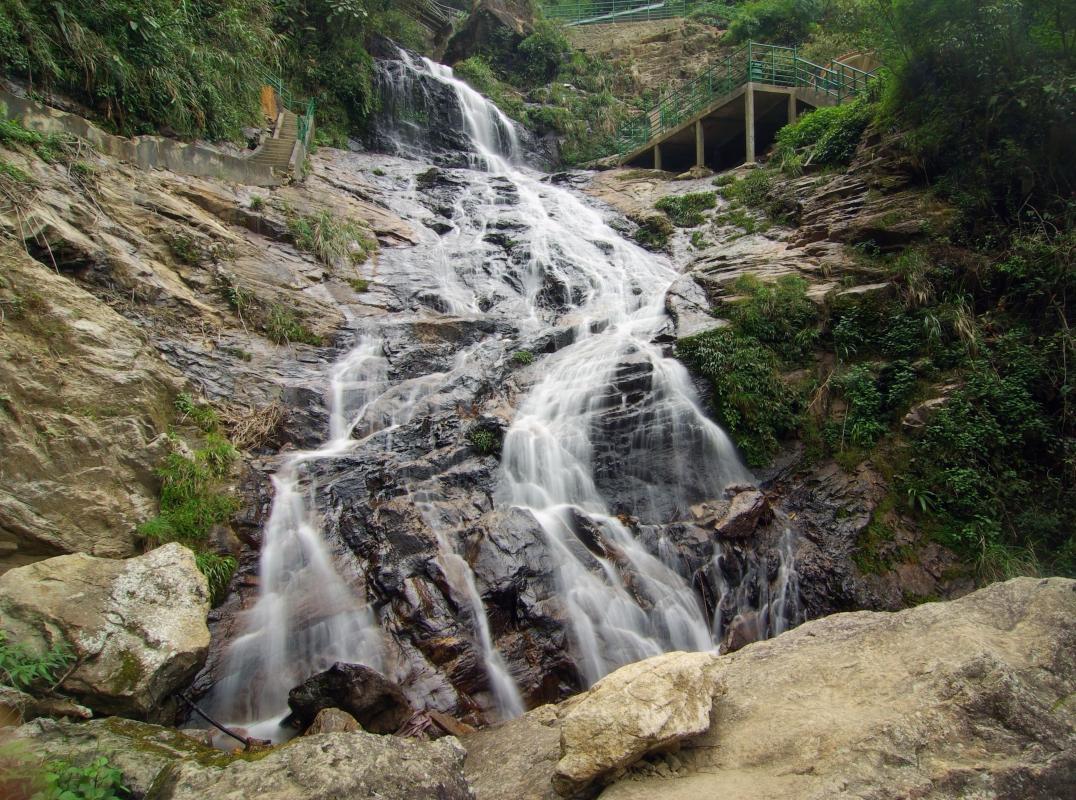 Silver Waterfall (Thac Bac)