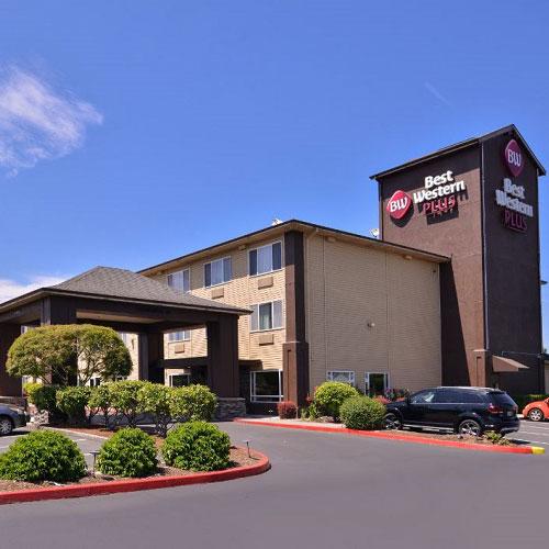 Best Western Plus Cascade Inn & Suites