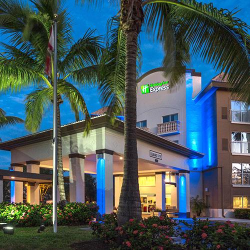 Holiday Inn Express & Suites-Naples Downtown 5th Avenue