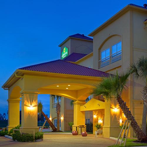 La Quinta Inn & Suites by Wyndham New Caney