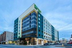 Holiday Inn & Suites-Downtown