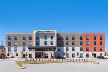 Holiday Inn Express & Suites Fort Worth West