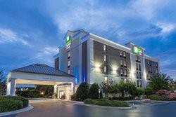 Holiday Inn Express & Suites Wilmington University Center