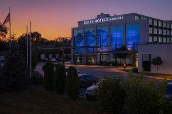 Delta Hotels by Marriott Saguenay Hotel Conference Centre