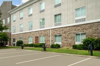 Holiday Inn Express Suites Winona North Mississippi